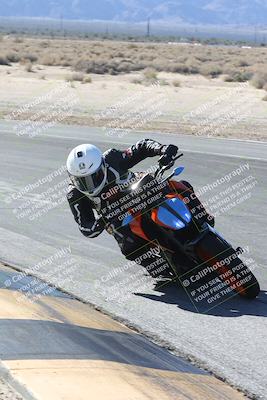 media/Dec-01-2025-Moto Forza (Mon) [[2daa91e15f]]/3-Beginner Group/Session 3 (Turn 16 Inside)/